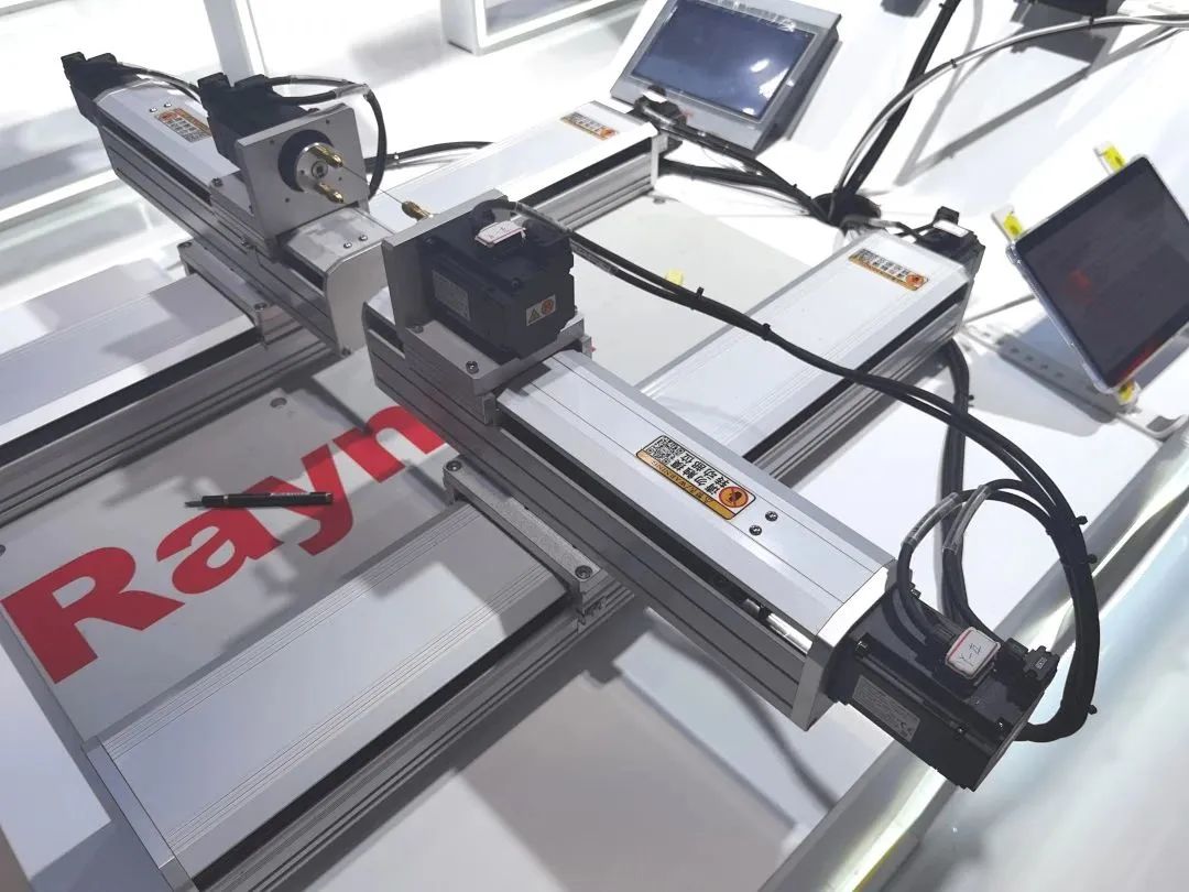 精彩回顧|彰顯創(chuàng)新發(fā)展力:睿能科技亮相上海紡機(jī)展(圖6) 精彩回顧|彰顯創(chuàng)新發(fā)展力:睿能科技亮相上海紡機(jī)展(圖6)